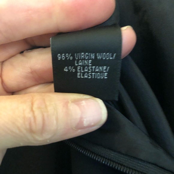 Black lightweight wool pencil skirt from  Lafayette 148 New York. Sz 12 - Picture 7 of 8